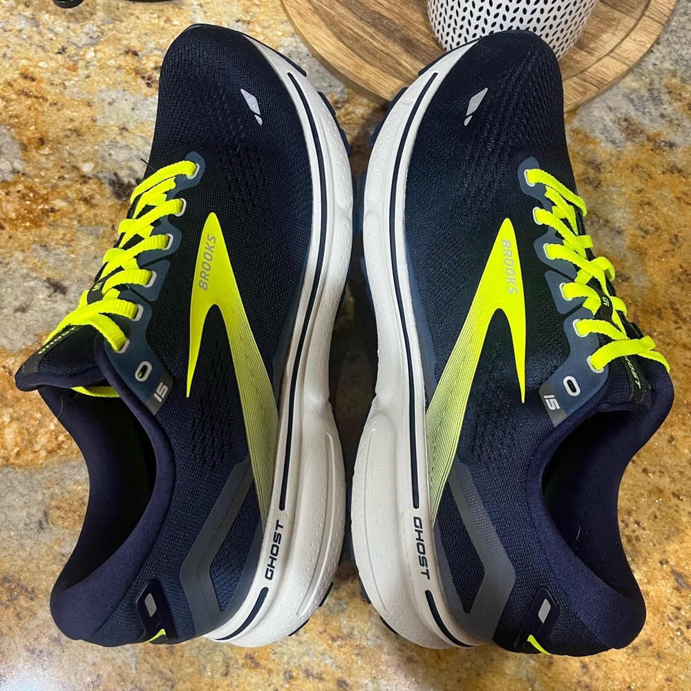 Brooks Ghost 15 size 10 - Picture 8 of 9